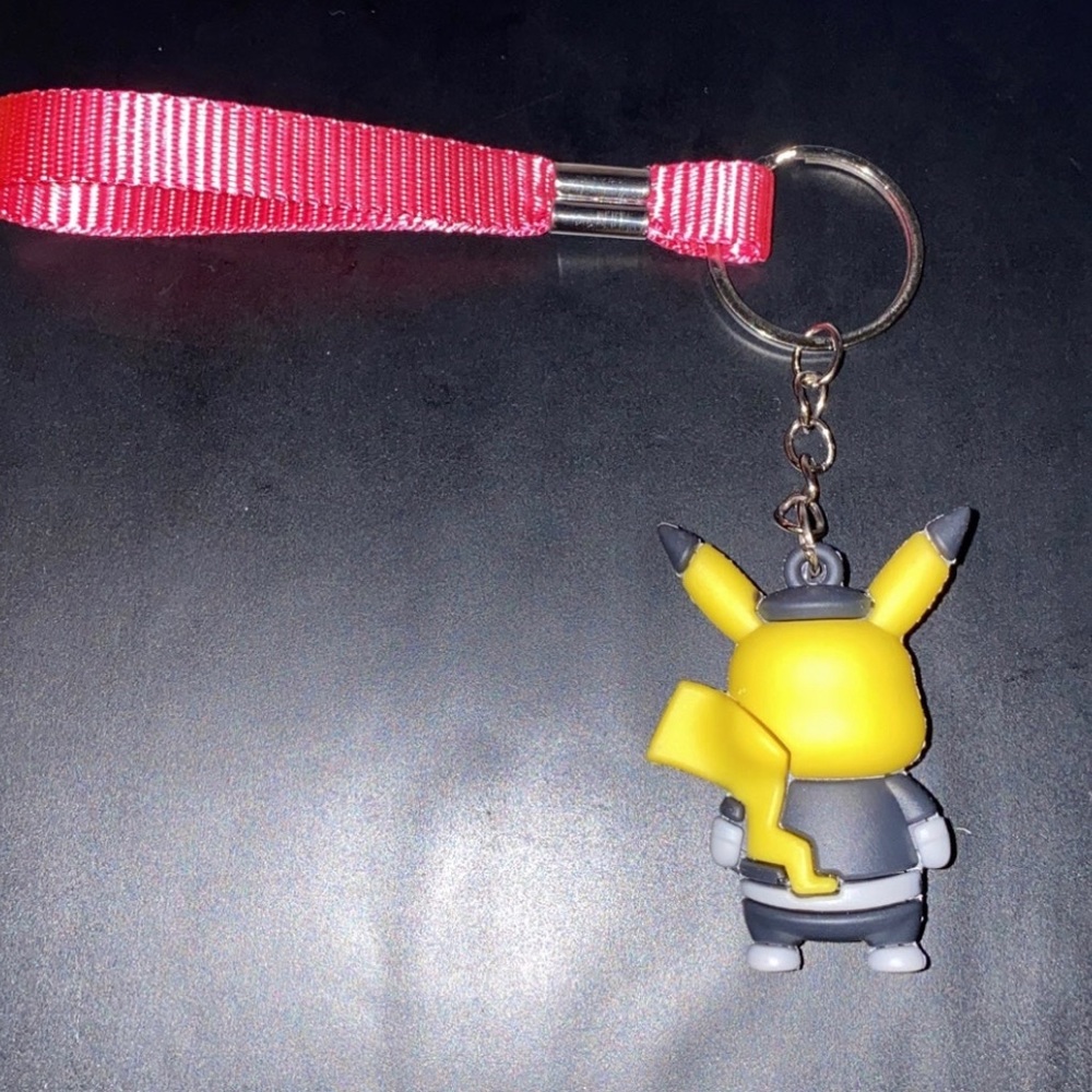 2x Pokémon Keychains For keys figurines two ninjas figure Yellow - Picture 4 of 6